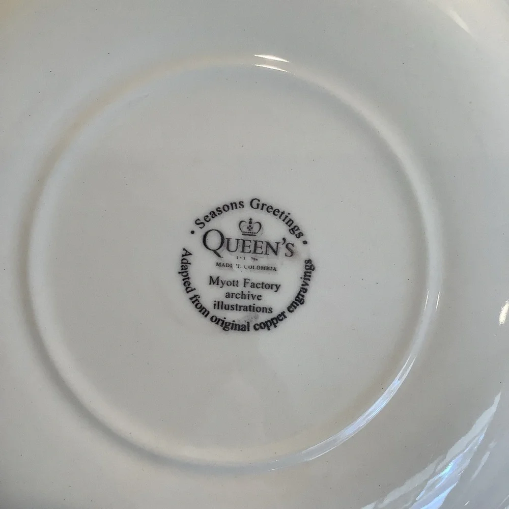 Queen’s Seasons Greetings Christmas Tree Plate